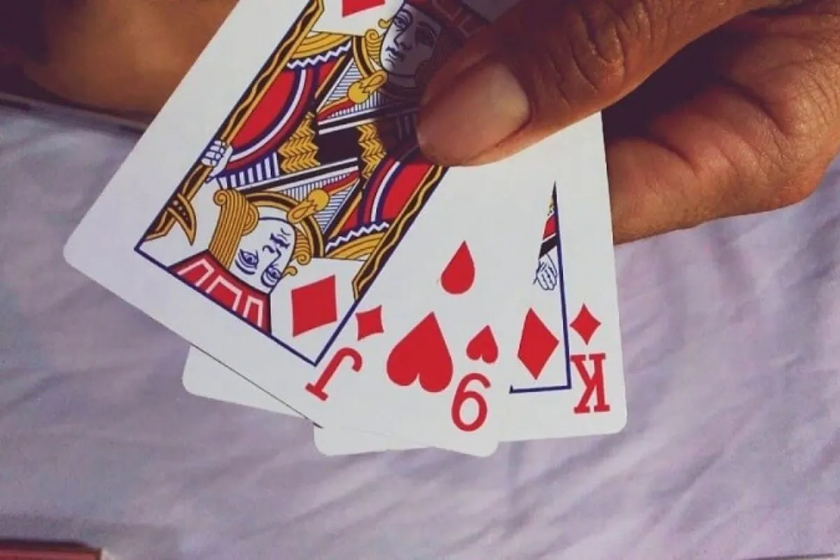 bài cào, bài liêng, bài ba cây là một đúng không